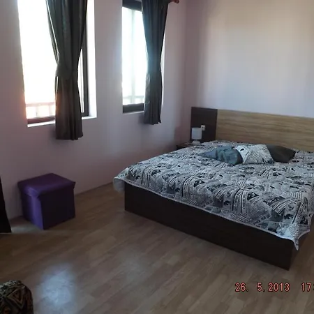 Holidays Гостевой дом 3*